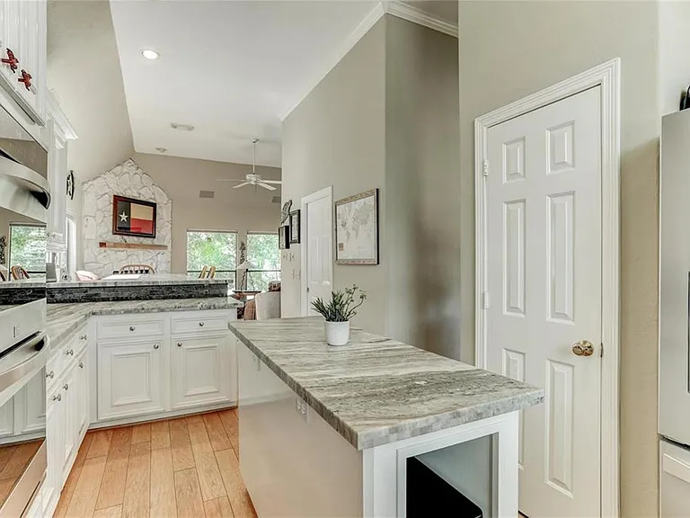 1706 Country Squire Dr — Photo 13