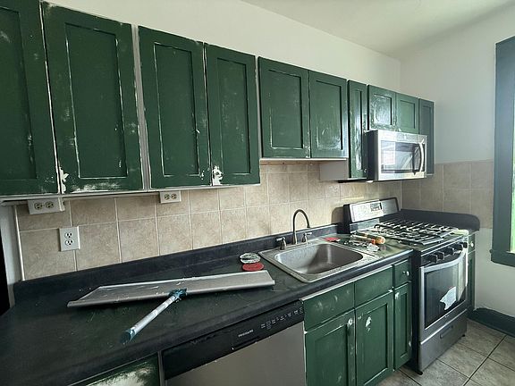4th image of 42 Kelly Pkwy #D2