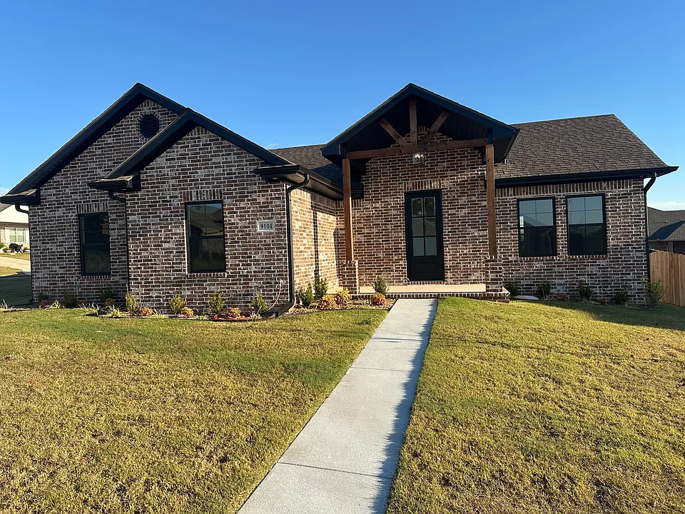 9101 Maysview Ln