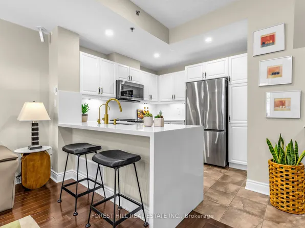 8 Brighton Pl #51, Vaughan, ON L4J 0E3