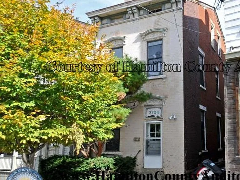 2704 W McMicken Ave — Photo 1