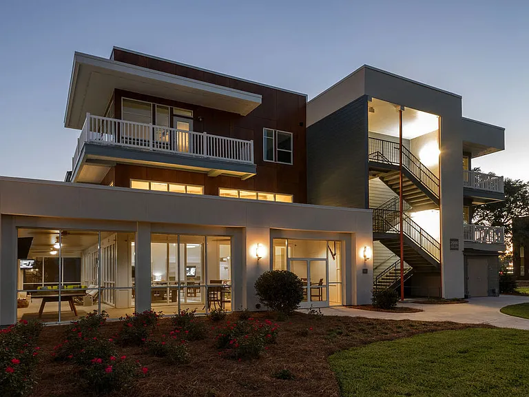 Mariner Grove — Photo 8