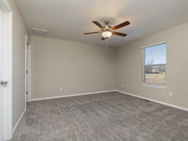 675 Joycee Ln — Photo 9