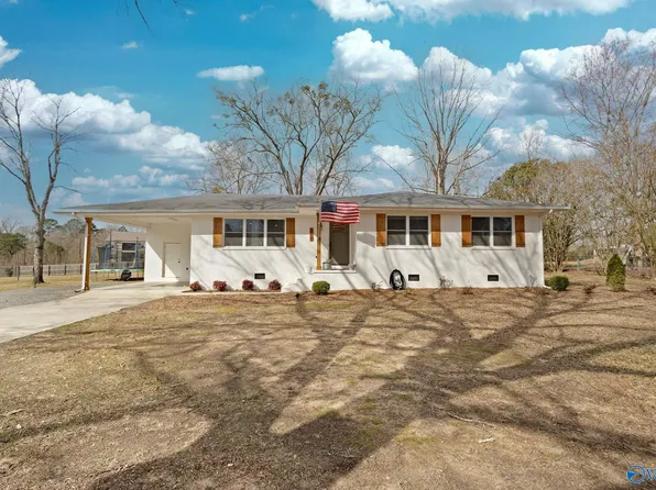 119 Pike St SE, Hartselle, AL 35640