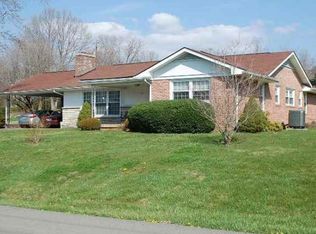 689 Oakwood Ave, Pennington Gap, VA 24277