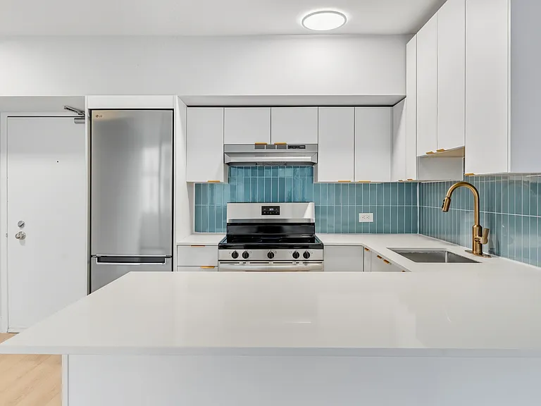 1450 Georgia St W — Photo 28