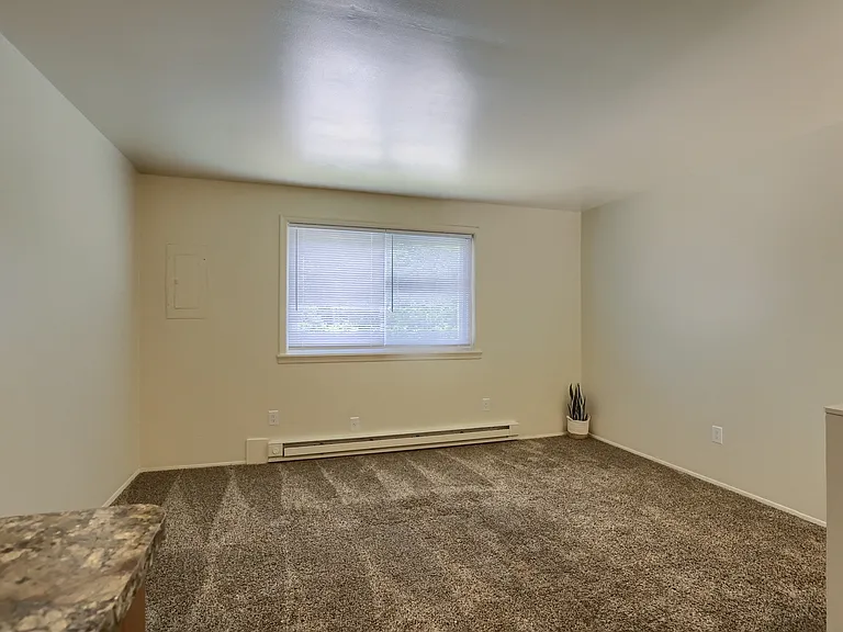 700 Salem Rd — Photo 13