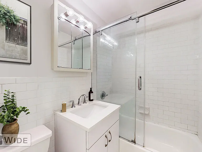 240 E 82nd St #2K — Photo 5