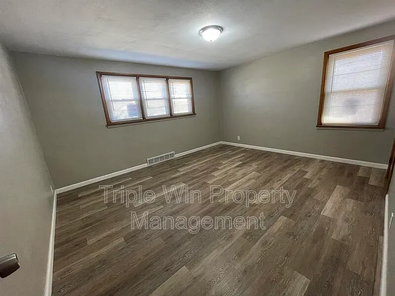 1280 Saint Catherine St — Photo 33