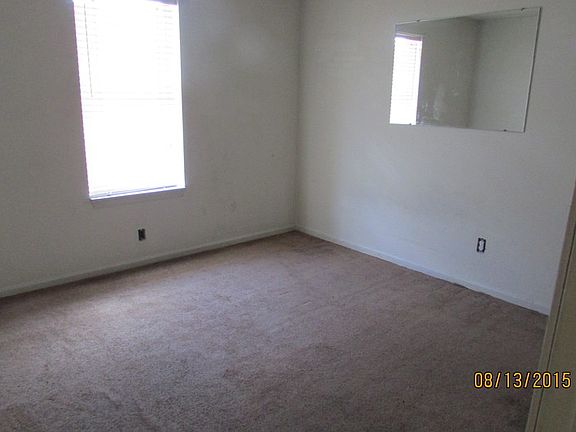 3rd image of 2920 Crockett Ct APT 2