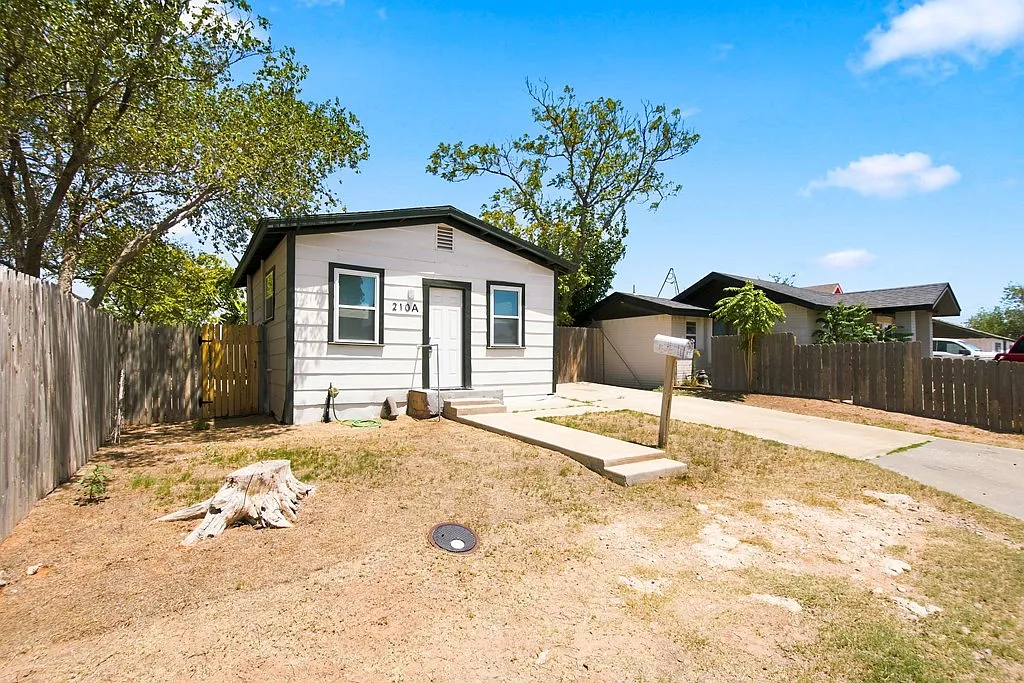 1 bed, 1.0 bath, 600 sqft, $950 — Photo 3