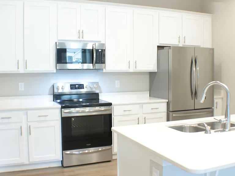950 Gibson Ct — Photo 3