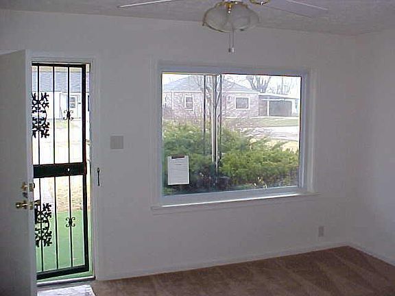 2nd image of 2301 E Cameron St