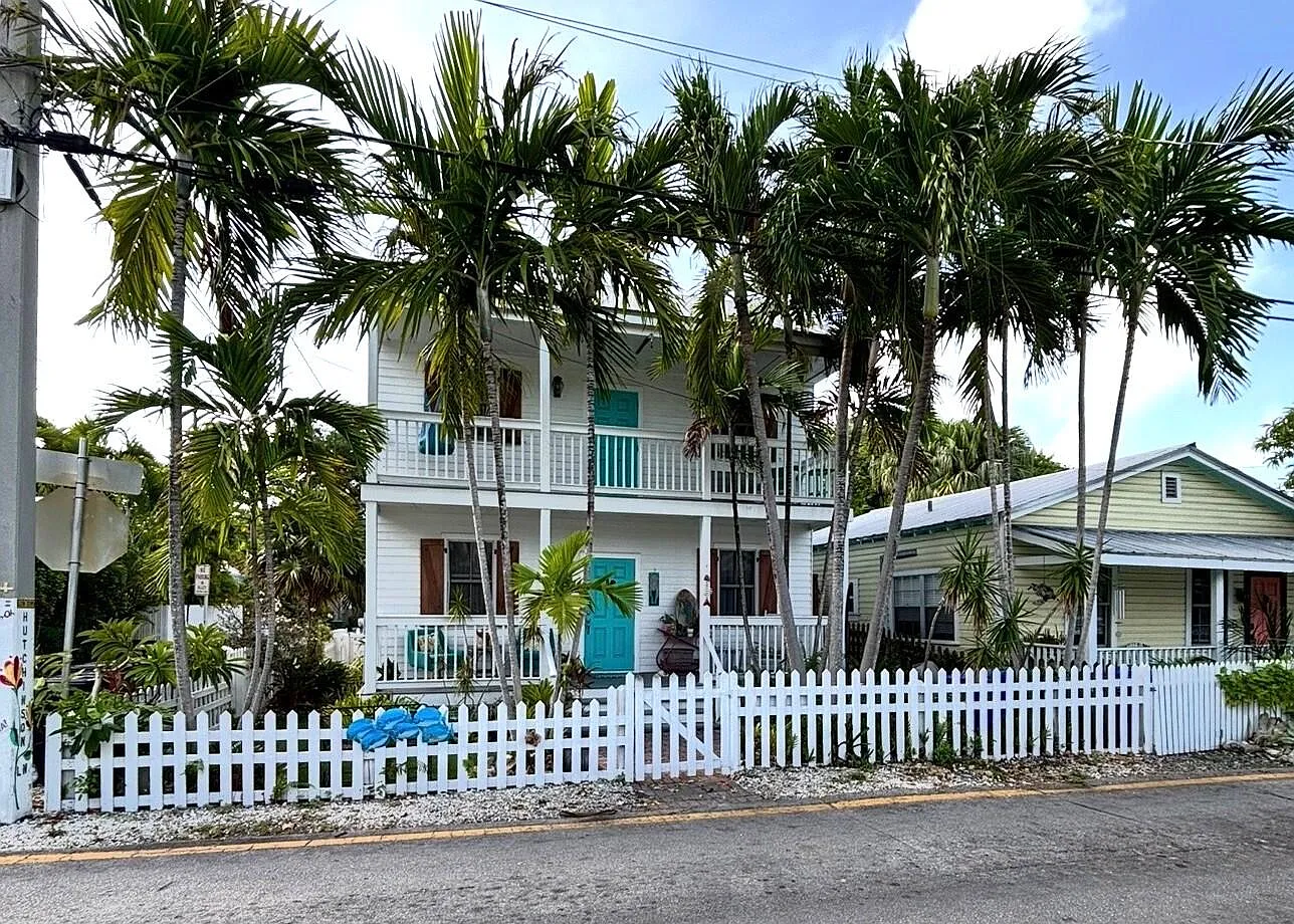 2 bed, 2.5 bath, 1000 sqft, $4,100 — Photo 1