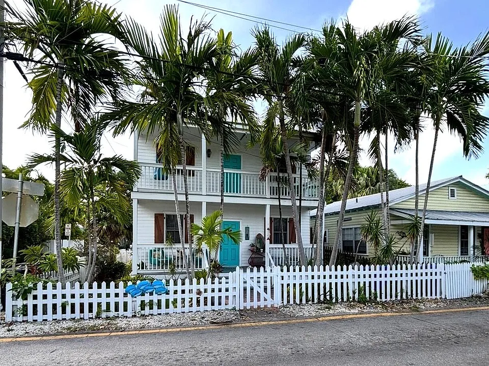 208 Olivia St