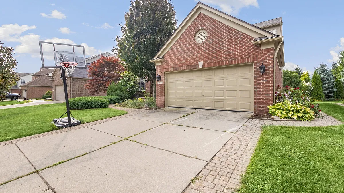 Building Photo - 7164 Millrock Ave