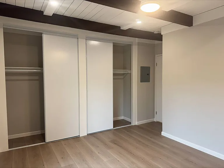 Old County Road Apartments — Photo 35