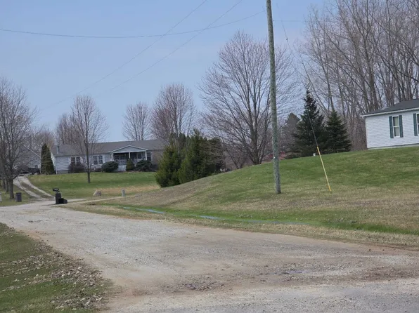 1757 N Van Dyke Rd, Imlay City, MI 48444