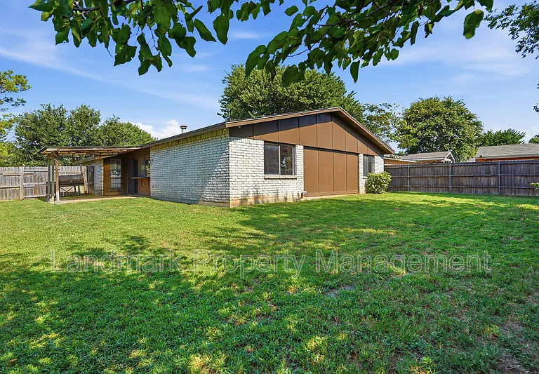 2711 Treeview Dr — Photo 26