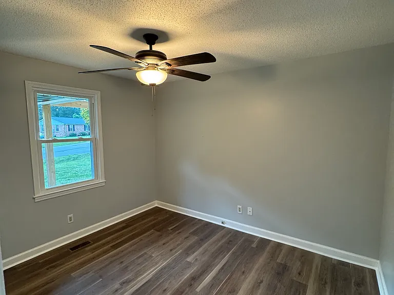 107 Pine Ln — Photo 9