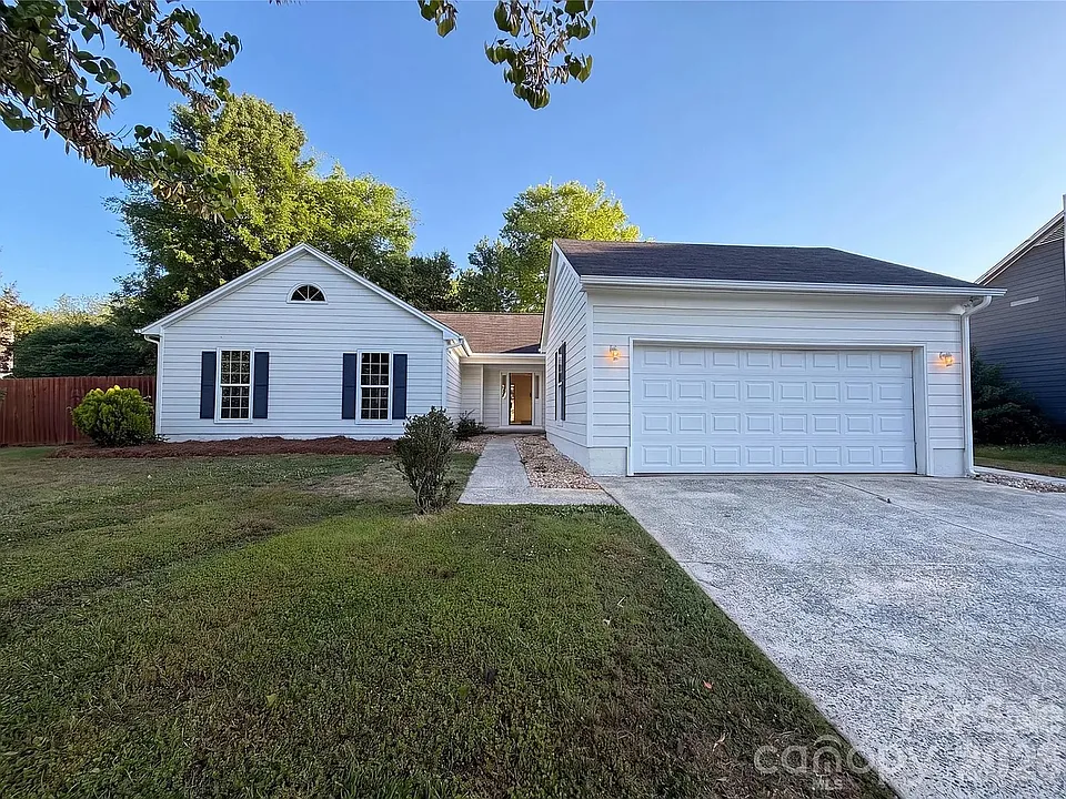 1667 Crestdale Rd
