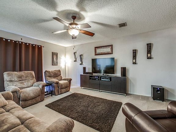 4th image of 217 Kissimmee Dr