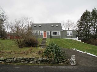 27 Fenwood Dr, Pawling, NY 12564