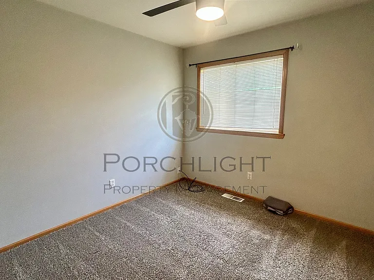 804 E Maberry Dr — Photo 20