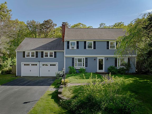 2nd image of 23 Gaslight Drive
