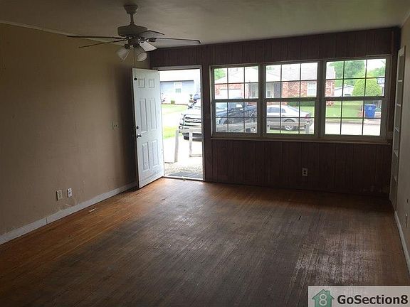 3rd image of 1814 E Woodrow Pl