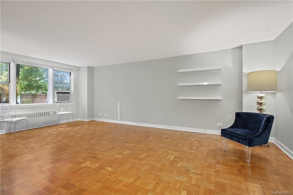 3 Bed 2 Bath Property, New York • 1,300 Sq Ft