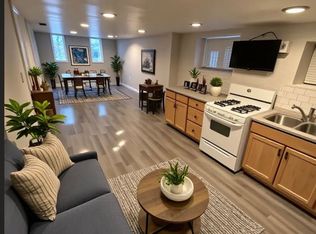 2231 W Taylor St #1B, Chicago, IL 60612