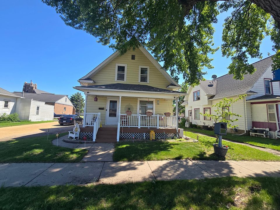 1st image of 215 W 4th St
