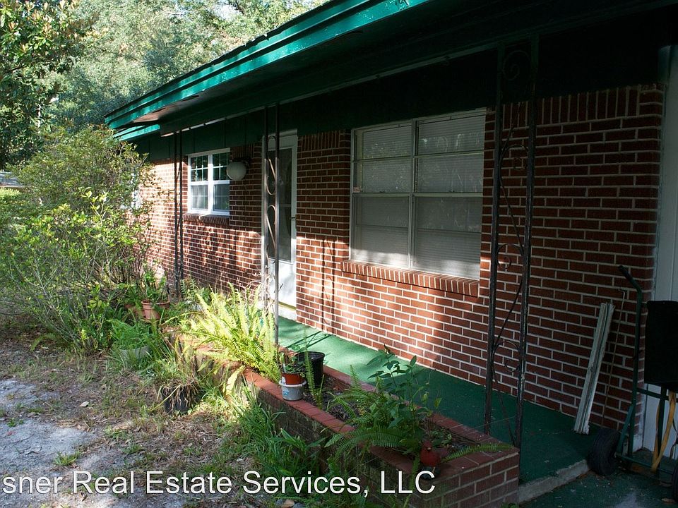 2nd image of 2937 NE 16th Dr