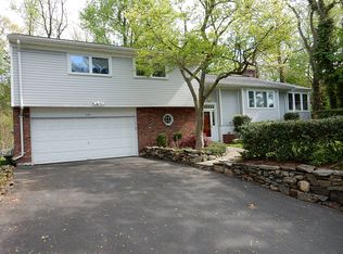 268 Broadfield Rd, New Rochelle, NY 10804