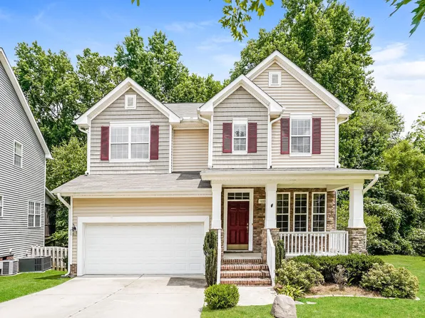 1033 Crystalwater Dr, Fuquay Varina, NC 27526