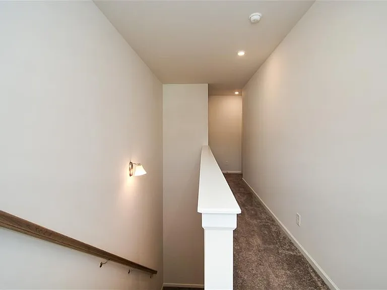350 Cranston Dr — Photo 23