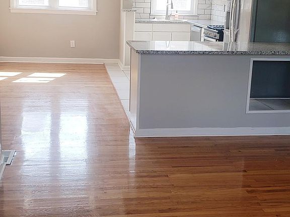 3rd image of 1350 Westbury Dr