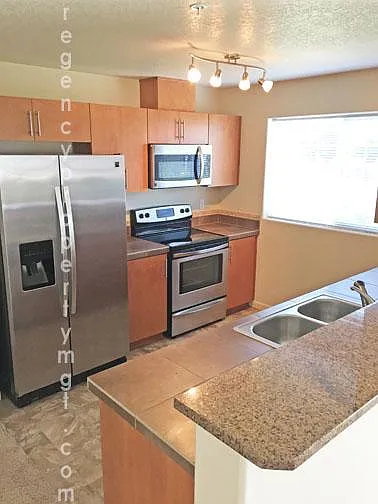 18512 NW Holly St #304 — Photo 3