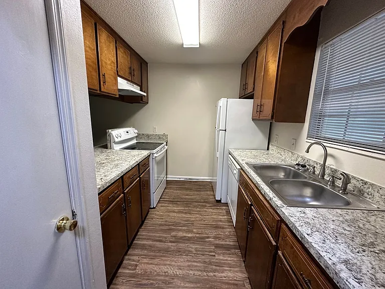 2565 Panther Creek Rd #A — Photo 3
