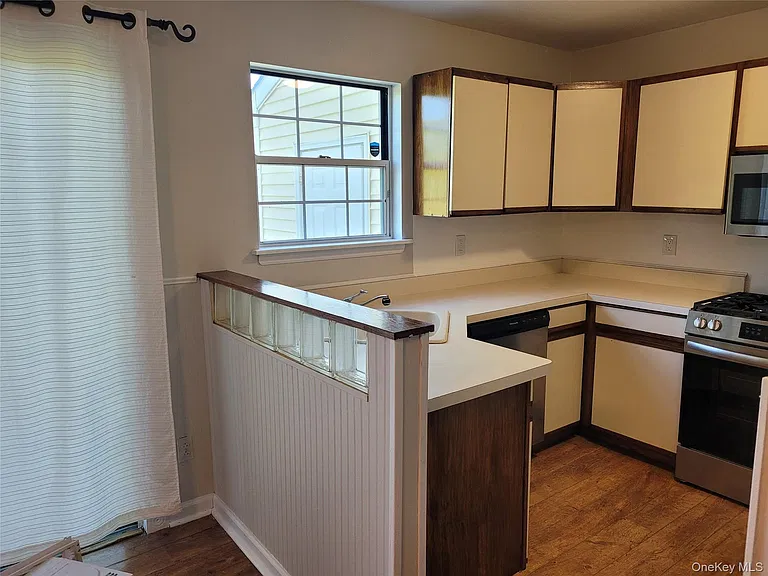 40 Brick Pond Rd — Photo 5