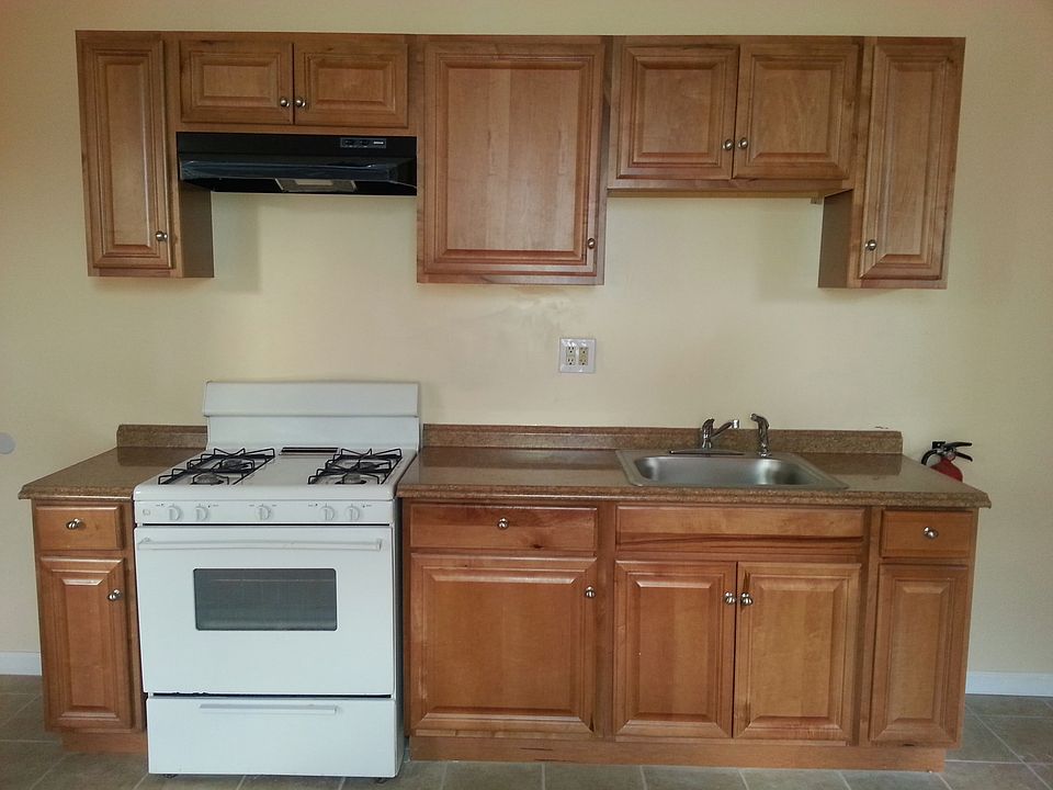 1st image of 730 Cortlandt St #4