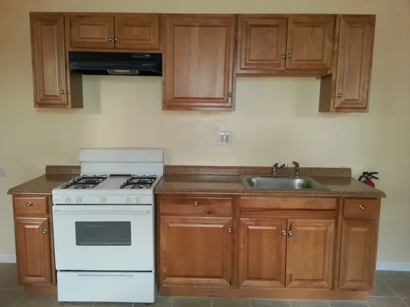 730 Cortlandt St #4, Perth Amboy, NJ 08861