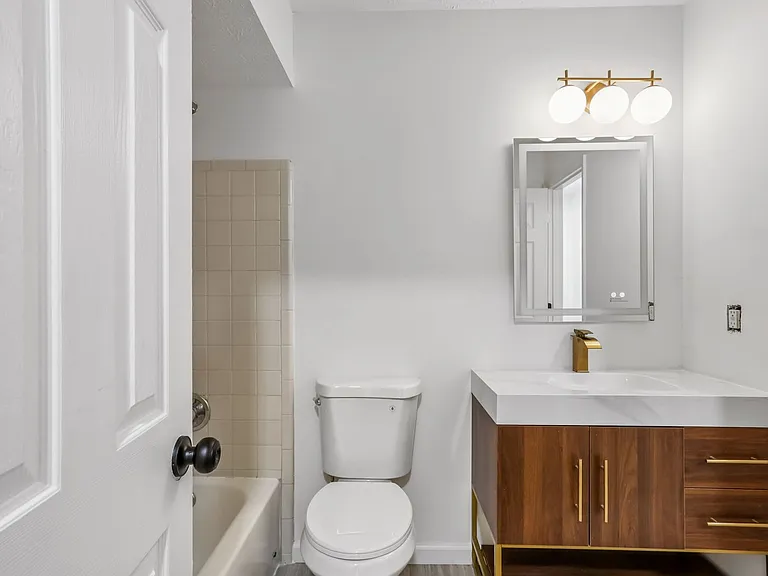 2280 Wellington Cir — Photo 17