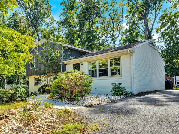 105 Simsbury Ln, Bedford, VA 24551