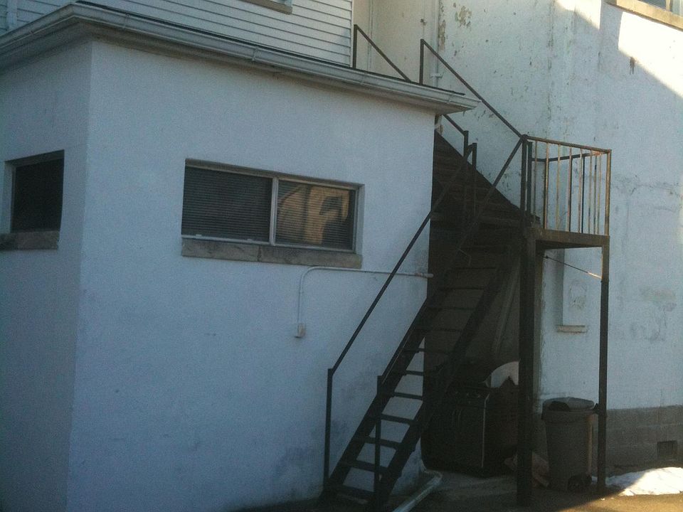 2nd image of 147 Lawrence St