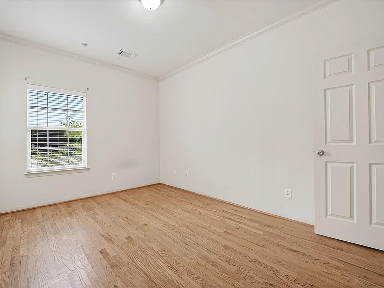 10134 Holly Chase Dr — Photo 16