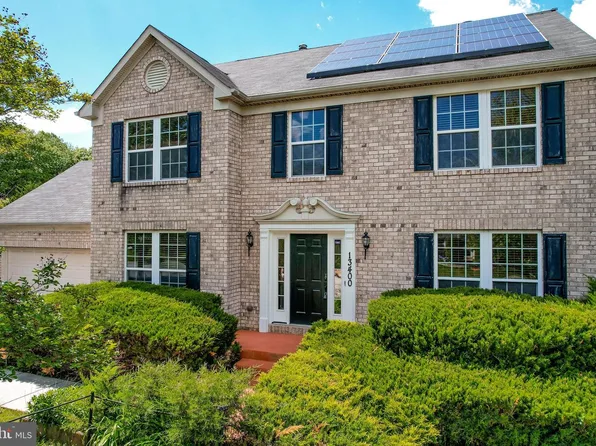 13400 Oaklands Manor Dr, Laurel, MD 20708