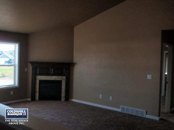 5th image of 635 Castlestone Ct
