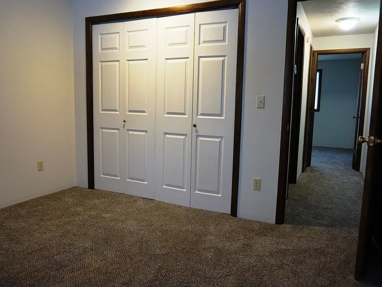 9615-9617 N Indian Trail Rd — Photo 11